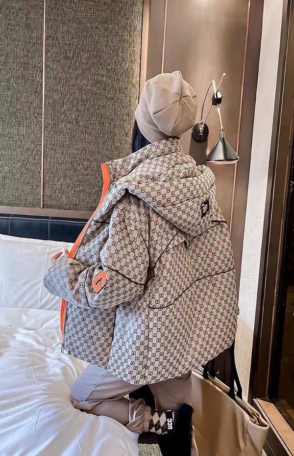 8803大(dà)牌同款鵝絨服